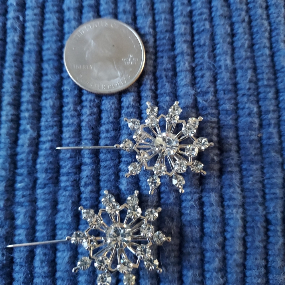 Vintage 1930s 1940s Collection of Five Brooches, Costume Jewelry - Picture 2 of 10